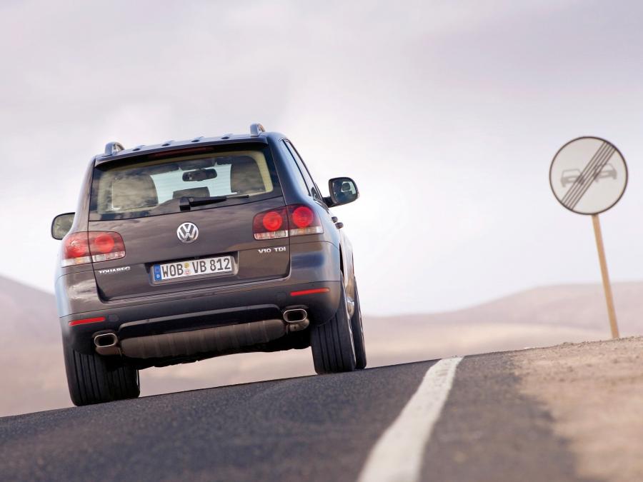  Volkswagen Touareg V10 TDi 2007 года  (фото 15 из 37)